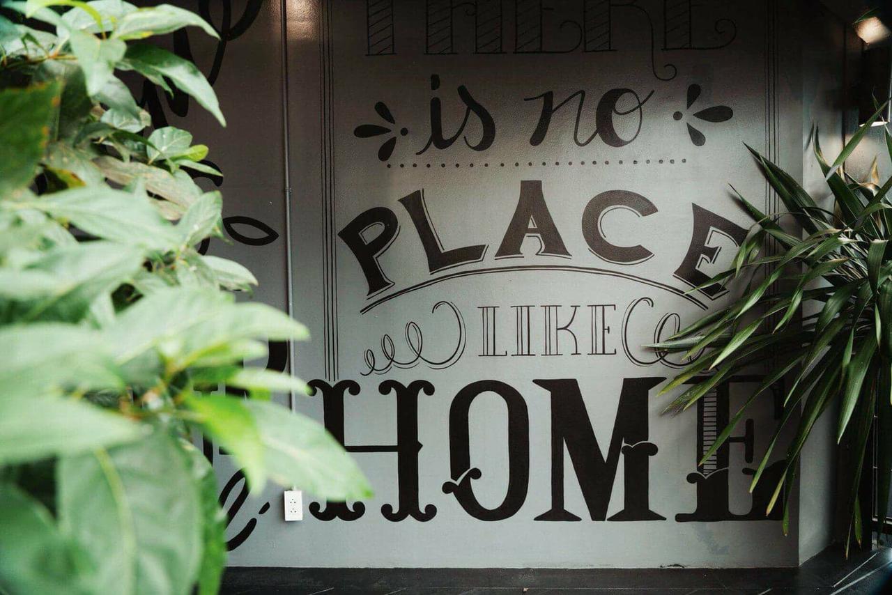 Hugnur Hostel And Coffee Chiang Mai Luaran gambar