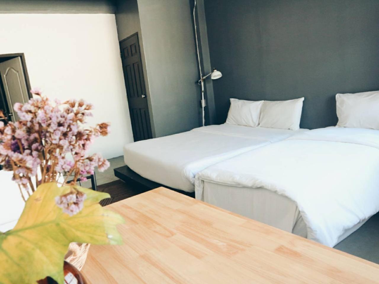 Hugnur Hostel And Coffee Chiang Mai Luaran gambar