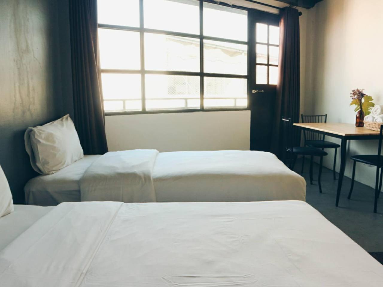 Hugnur Hostel And Coffee Chiang Mai Luaran gambar