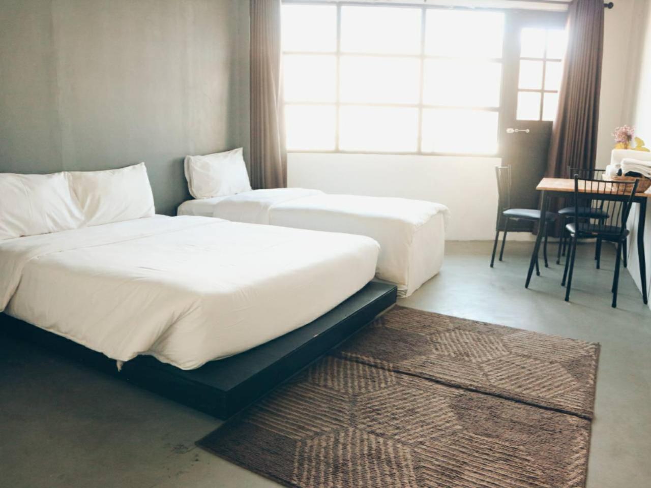 Hugnur Hostel And Coffee Chiang Mai Luaran gambar